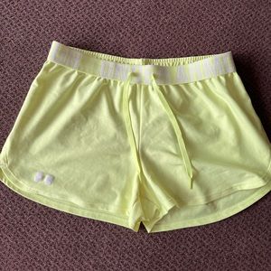 NWOT! Women’s Under Armour Athletic Shorts